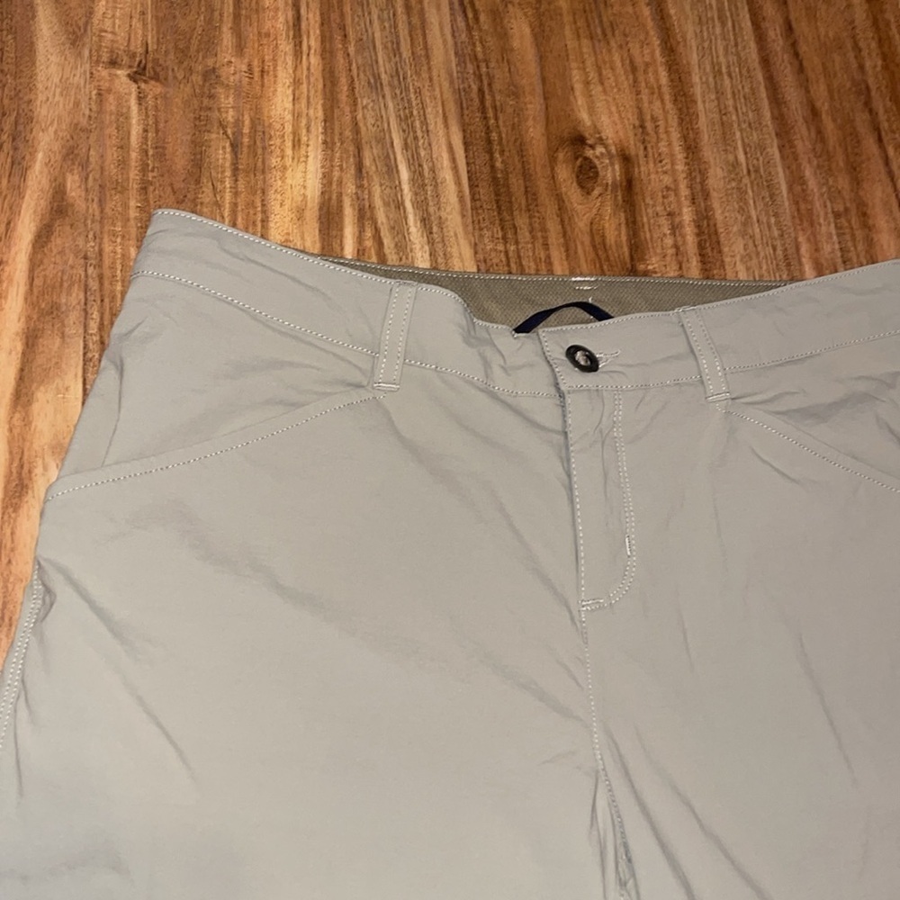 Patagonia women’s 8 medium shorts khaki tan quick dry nylon stretch 7” Outdoor - Picture 2 of 8